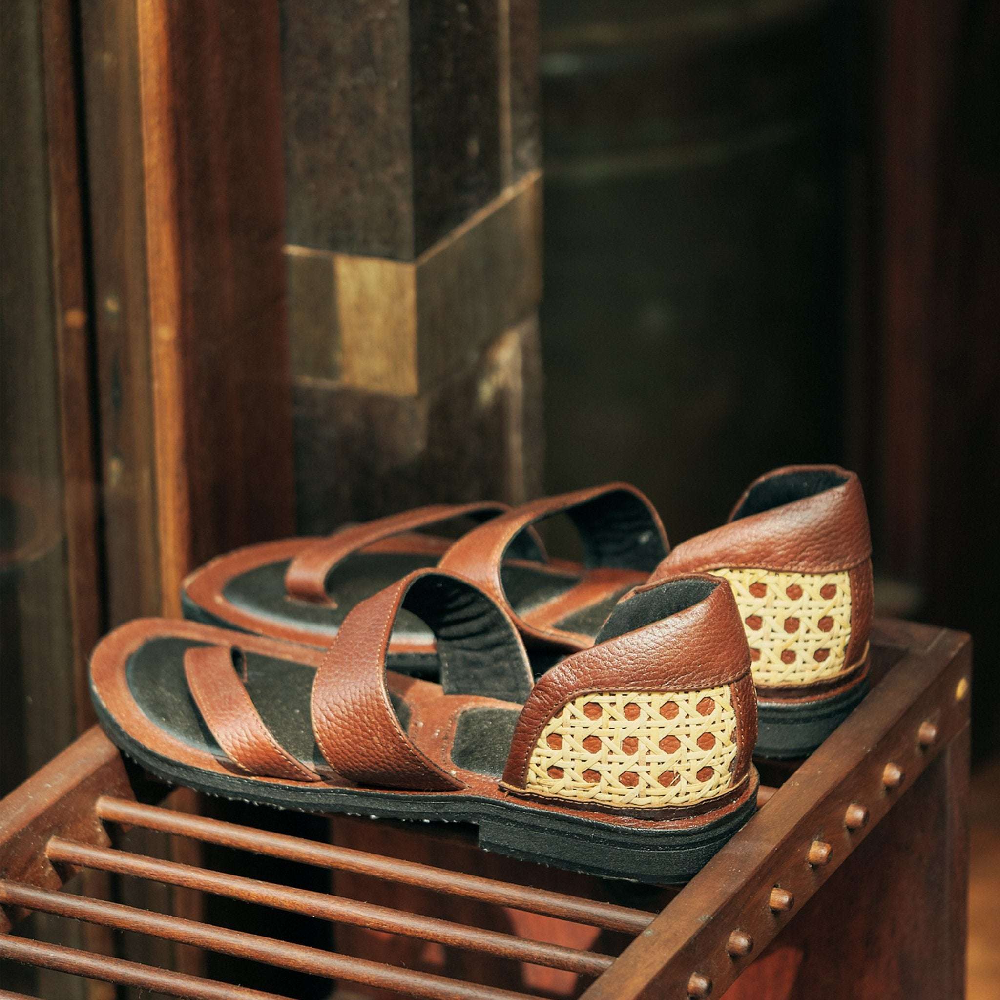 solihiya-sandals-dos-1.jpg